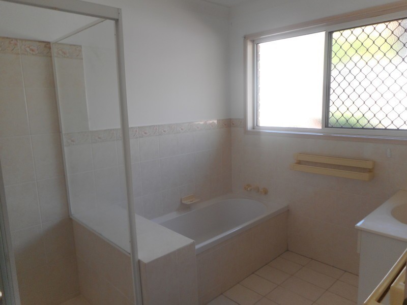 4 Zoeller Drive, Parkwood QLD 4214