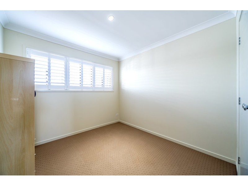 17 Azure Way, Hope Island QLD 4212