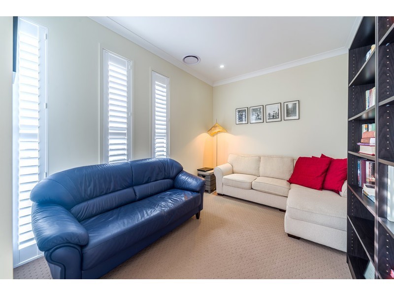 17 Azure Way, Hope Island QLD 4212