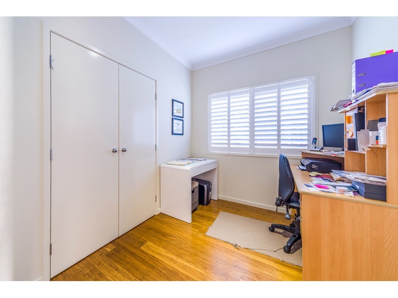 17 Azure Way, Hope Island QLD 4212