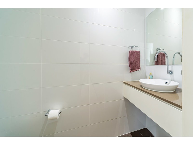 17 Azure Way, Hope Island QLD 4212