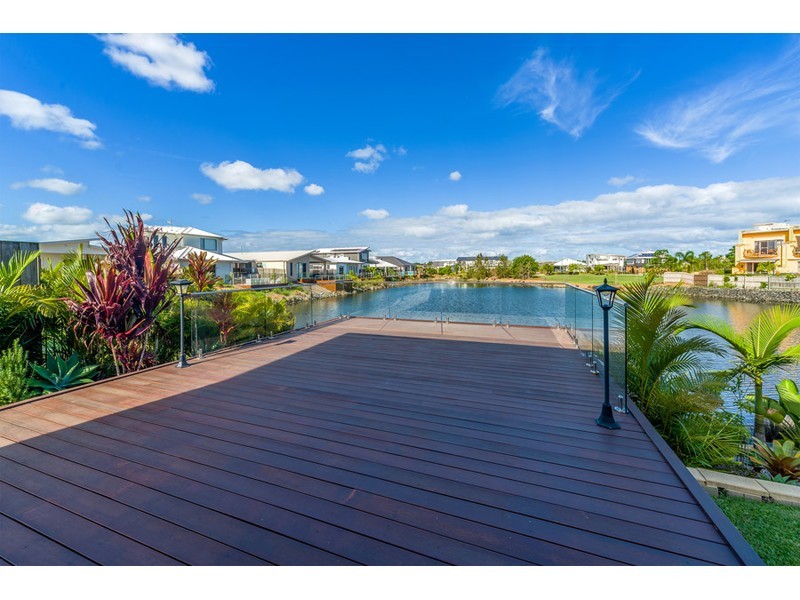 17 Azure Way, Hope Island QLD 4212