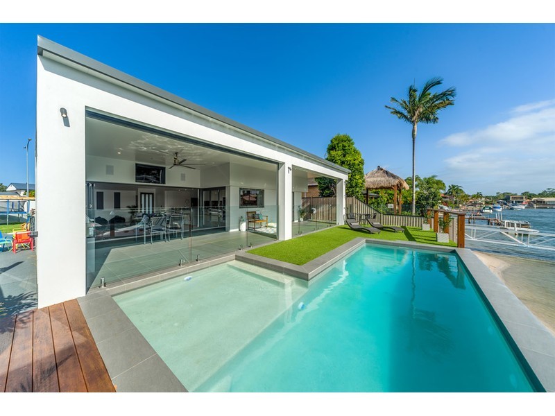 70 Oxley Drive, Paradise Point QLD 4216