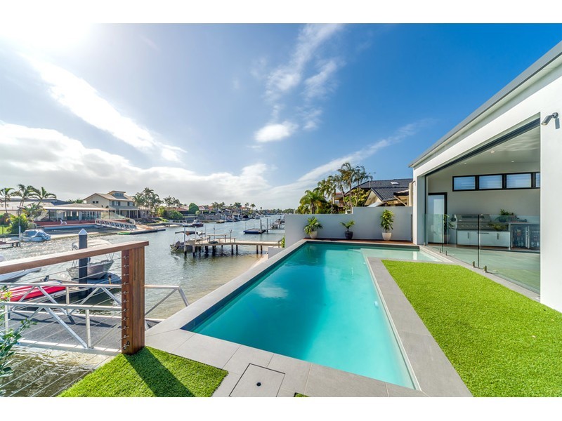 70 Oxley Drive, Paradise Point QLD 4216