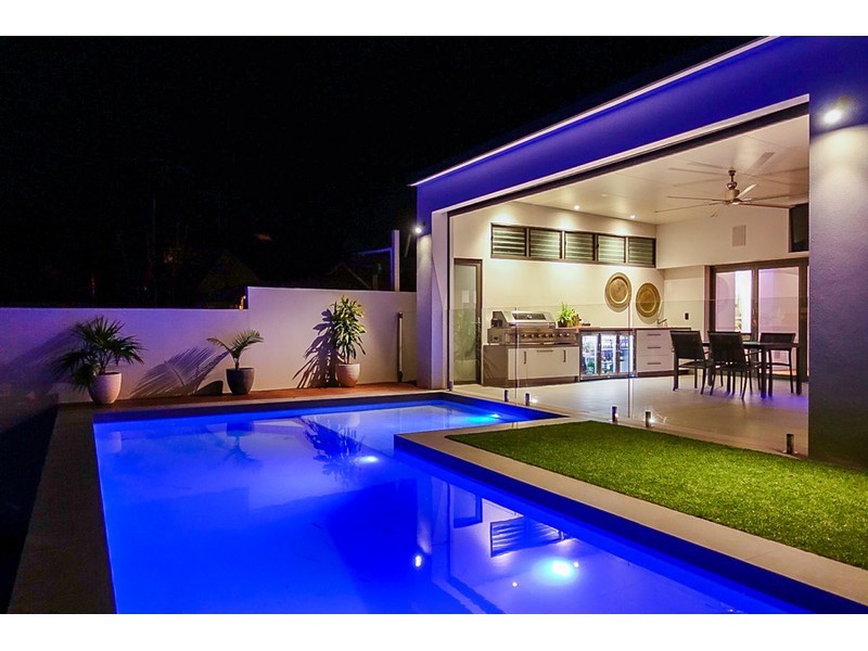 70 Oxley Drive, Paradise Point QLD 4216