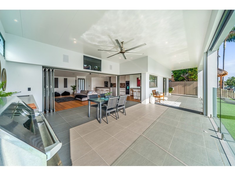 70 Oxley Drive, Paradise Point QLD 4216