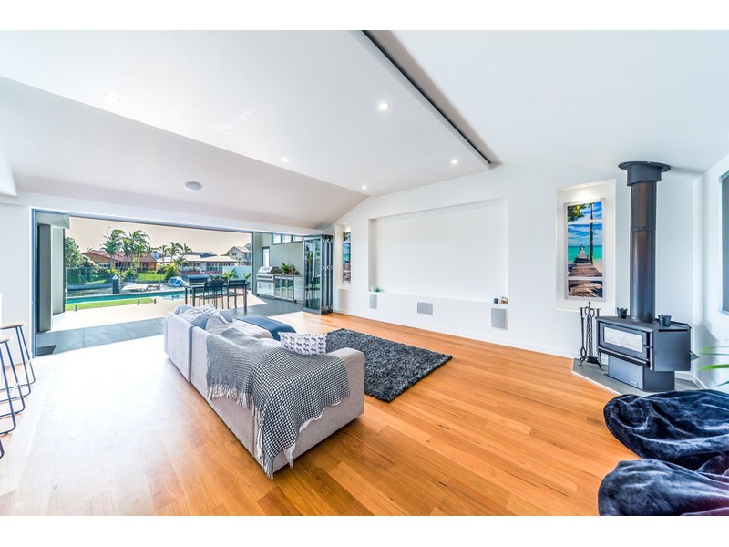 70 Oxley Drive, Paradise Point QLD 4216