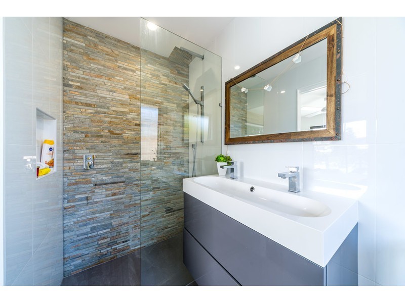 70 Oxley Drive, Paradise Point QLD 4216
