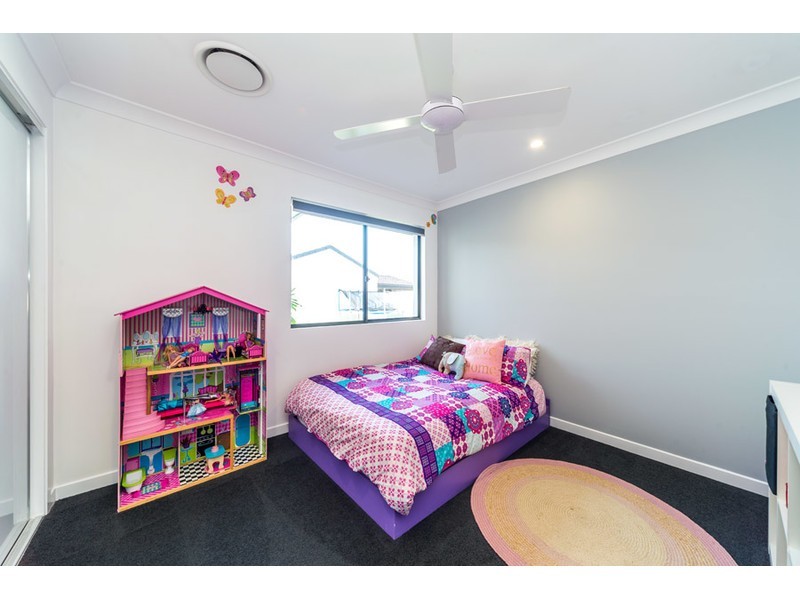 70 Oxley Drive, Paradise Point QLD 4216
