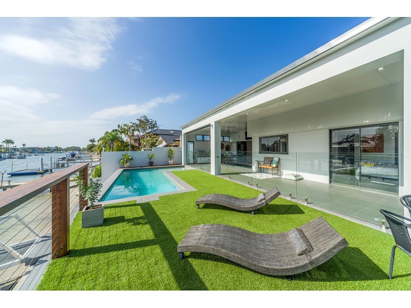 70 Oxley Drive, Paradise Point QLD 4216