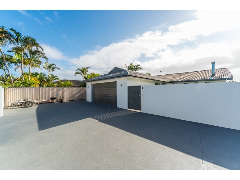 70 Oxley Drive, Paradise Point QLD 4216
