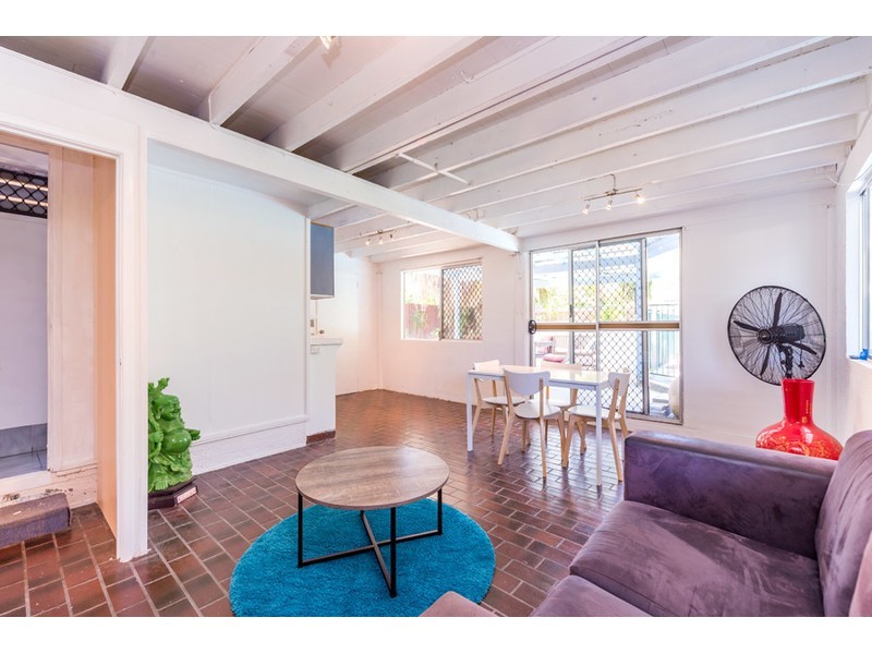 15 Iando Street, Coombabah QLD 4216