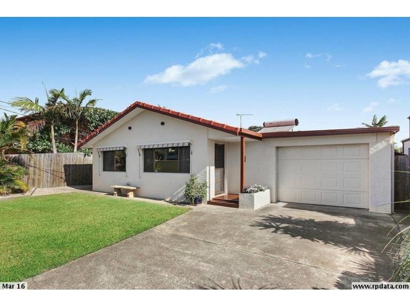 32 Donald Avenue, Paradise Point QLD 4216