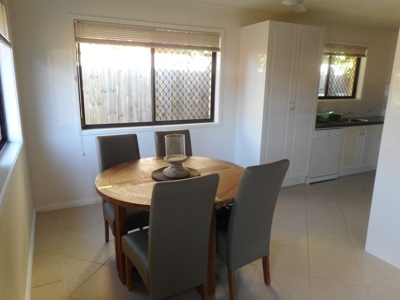 32 Donald Avenue, Paradise Point QLD 4216