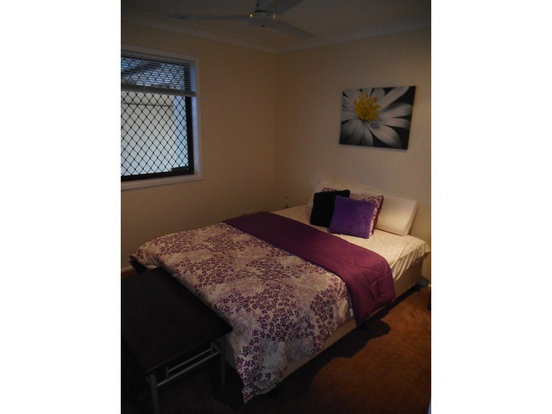 32 Donald Avenue, Paradise Point QLD 4216