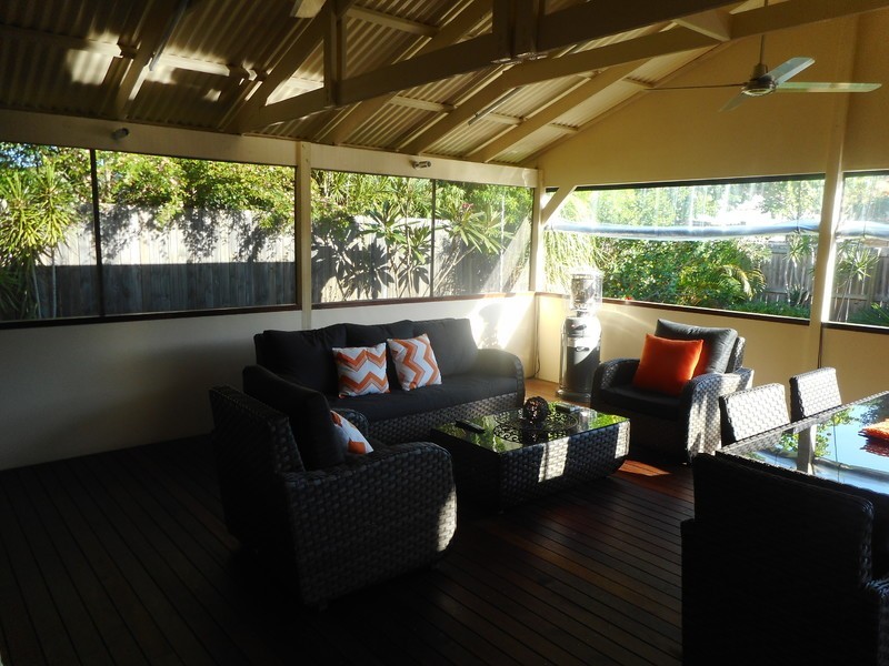 32 Donald Avenue, Paradise Point QLD 4216