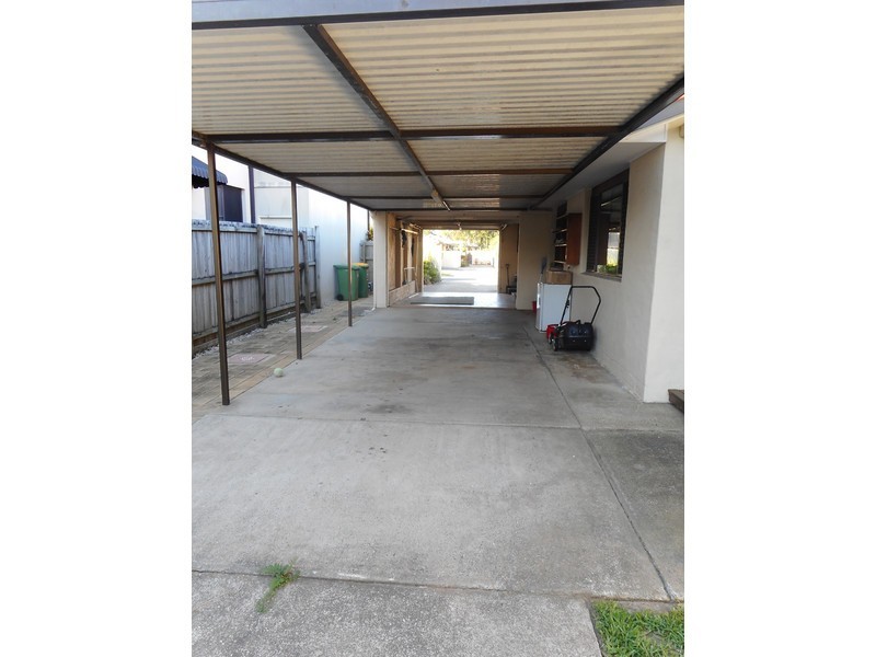 32 Donald Avenue, Paradise Point QLD 4216