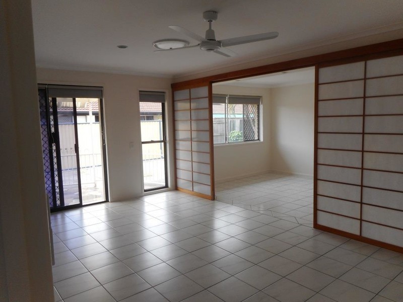 1/14 Elm Street, Labrador QLD 4215