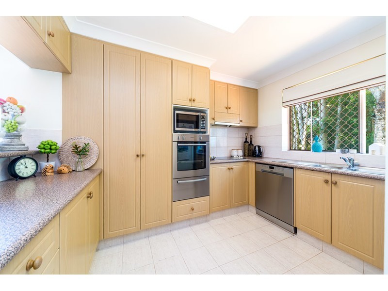 1/7 Esplanade West, Paradise Point QLD 4216