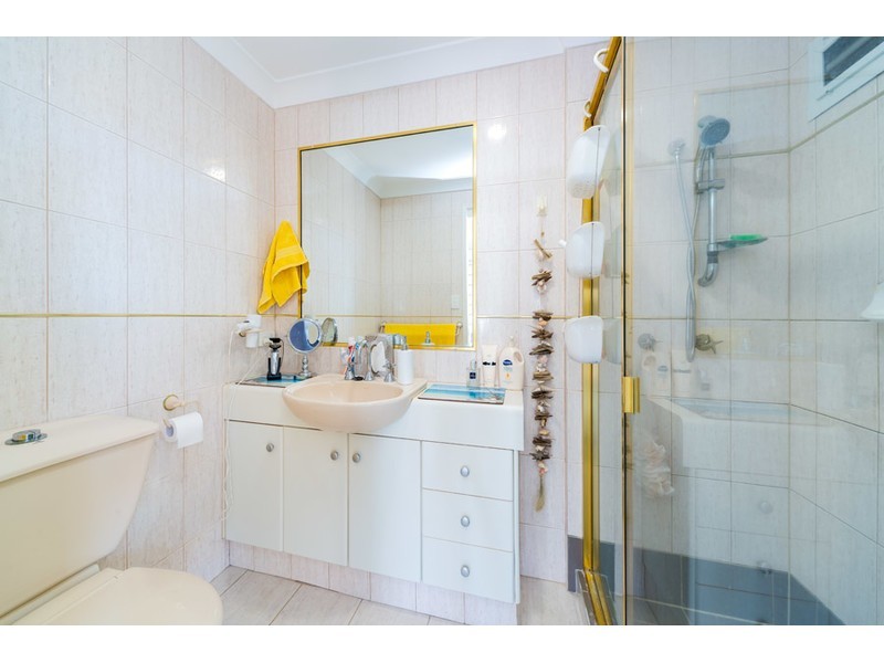 1/7 Esplanade West, Paradise Point QLD 4216