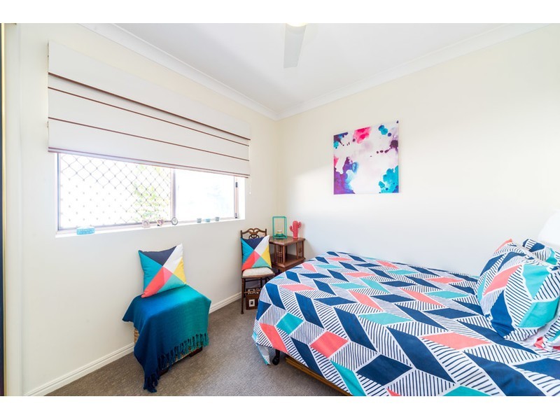 1/7 Esplanade West, Paradise Point QLD 4216