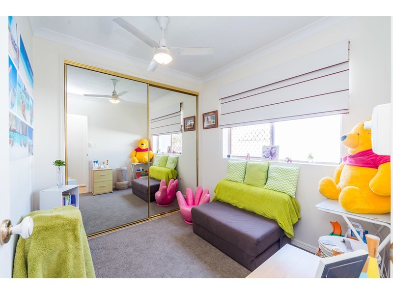 1/7 Esplanade West, Paradise Point QLD 4216