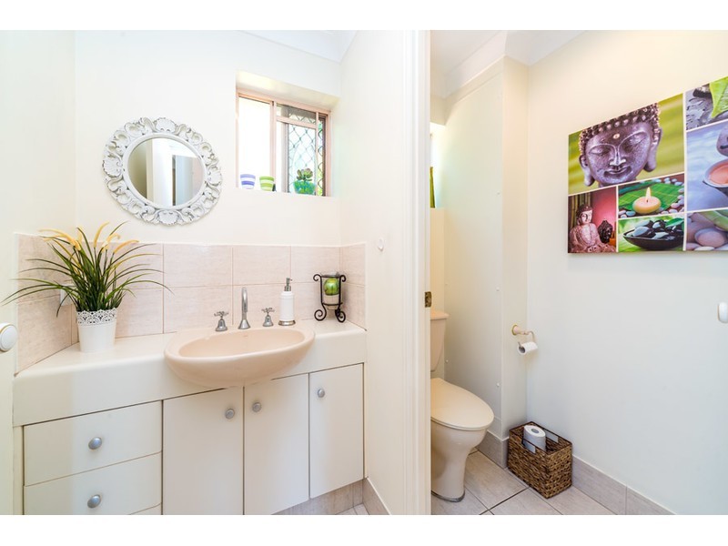 1/7 Esplanade West, Paradise Point QLD 4216