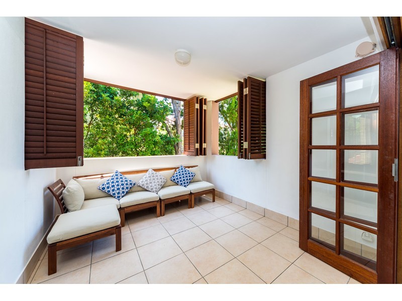 4/89 Bayview Street, Runaway Bay QLD 4216