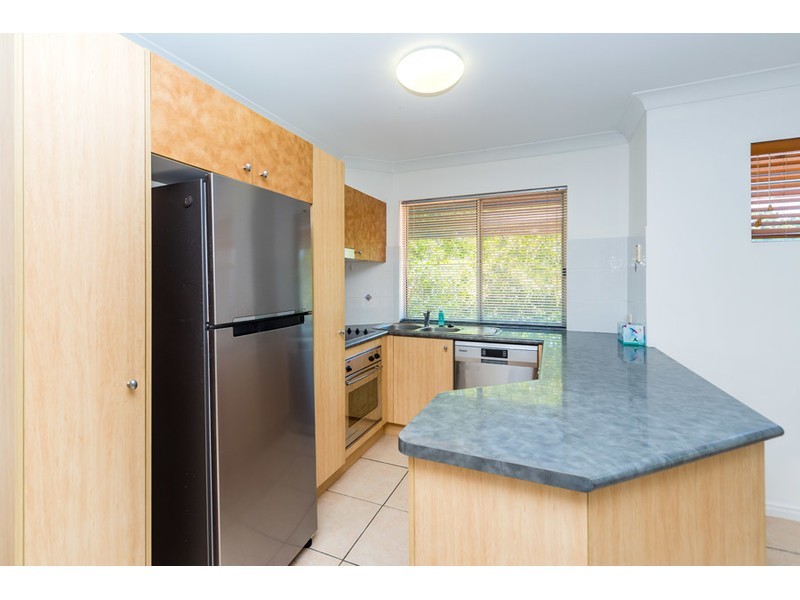 4/89 Bayview Street, Runaway Bay QLD 4216