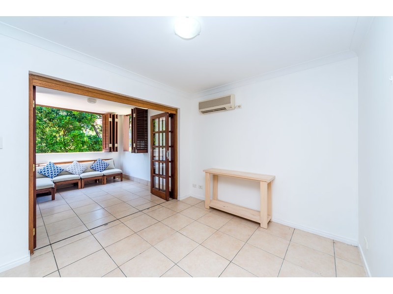 4/89 Bayview Street, Runaway Bay QLD 4216