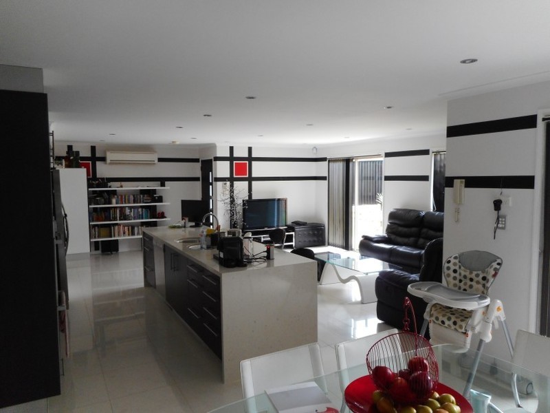 13 Langer Place, Arundel QLD 4214