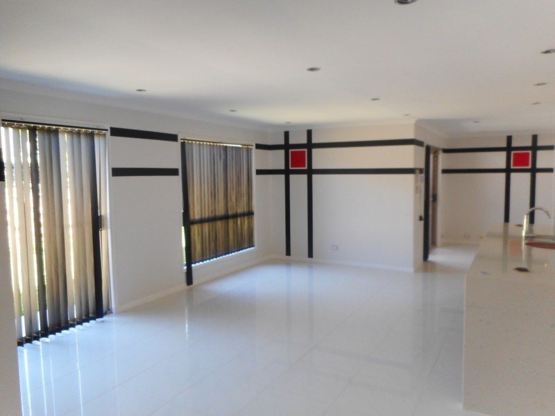 13 Langer Place, Arundel QLD 4214