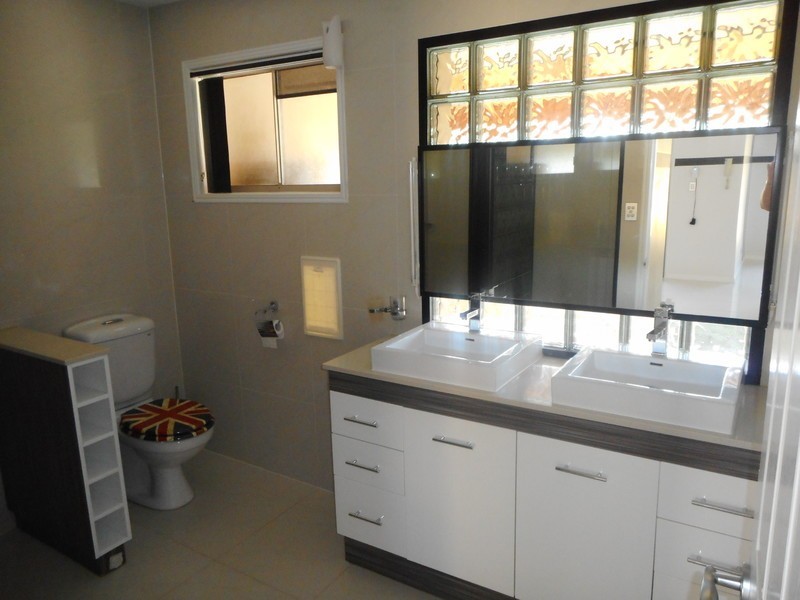 13 Langer Place, Arundel QLD 4214