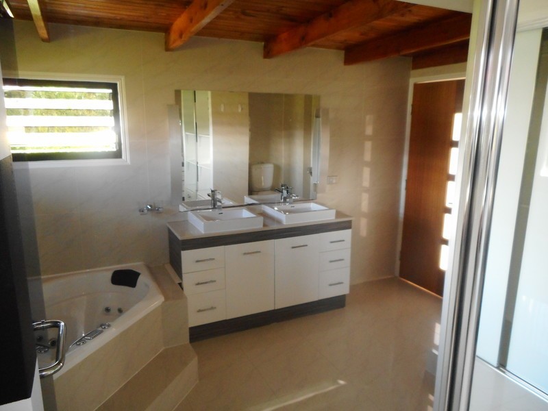 13 Langer Place, Arundel QLD 4214