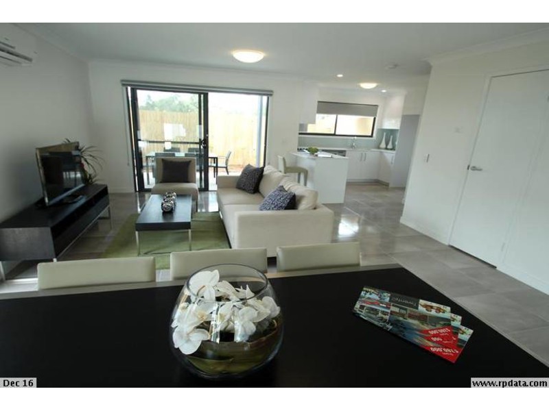 2/22 Careel Close, Helensvale QLD 4212