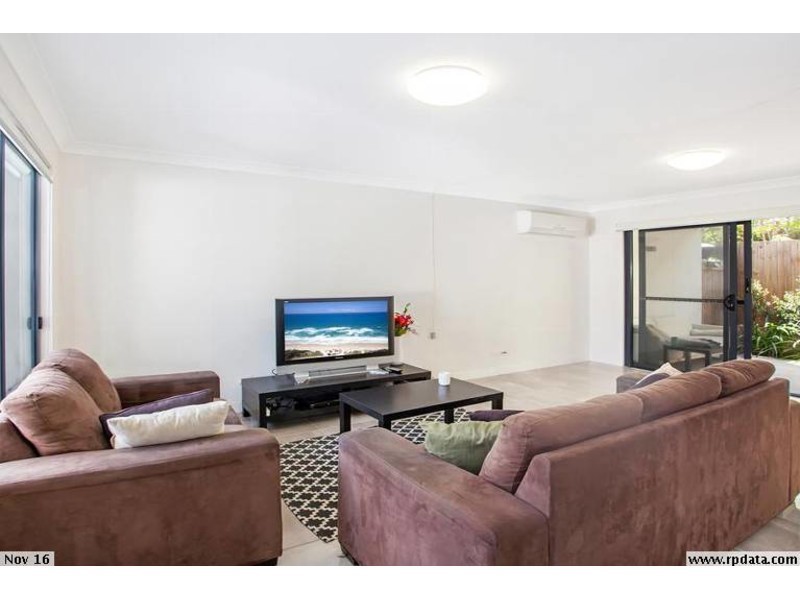 2/22 Careel Close, Helensvale QLD 4212