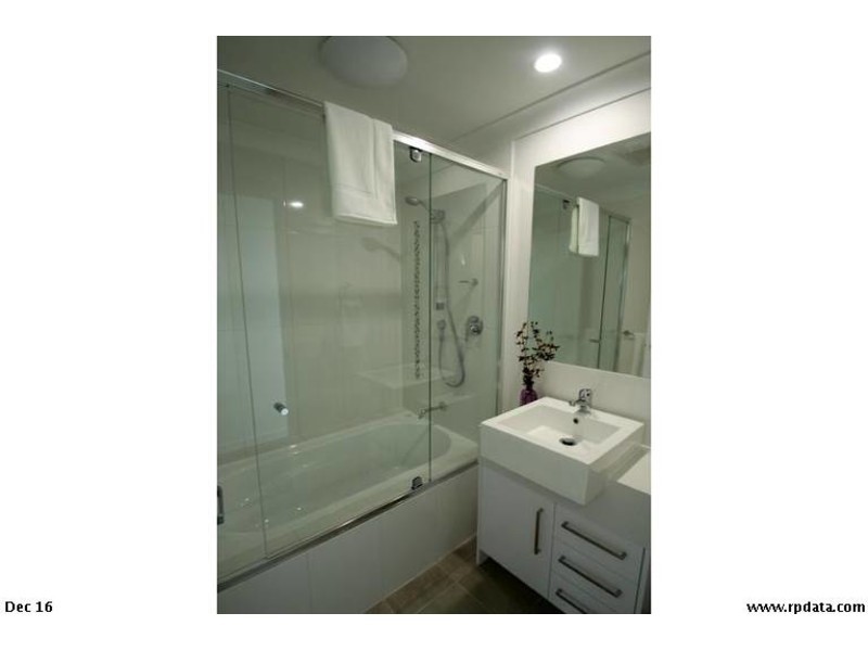 2/22 Careel Close, Helensvale QLD 4212