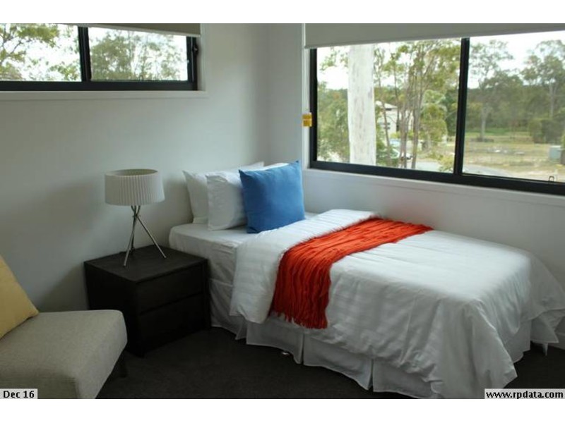 2/22 Careel Close, Helensvale QLD 4212