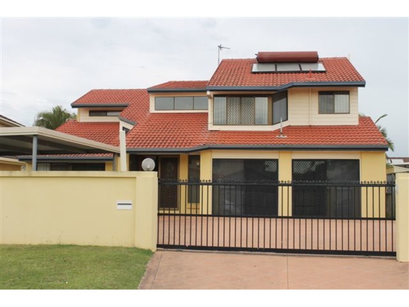 11 Walter Raleigh Crescent, Hollywell QLD 4216