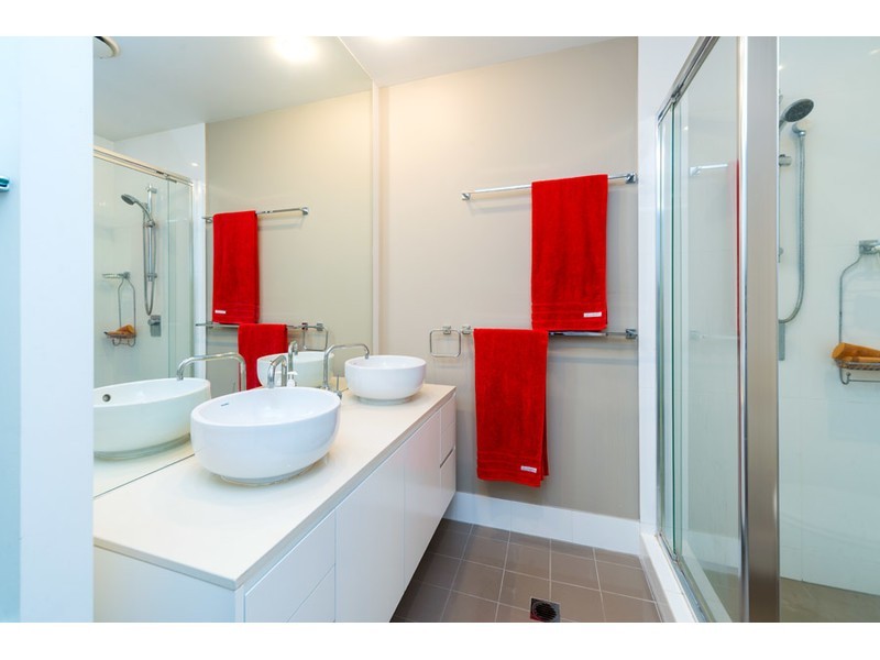 1006/438 Marine Parade, Biggera Waters QLD 4216