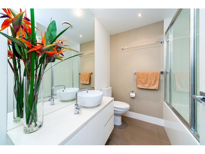 1006/438 Marine Parade, Biggera Waters QLD 4216