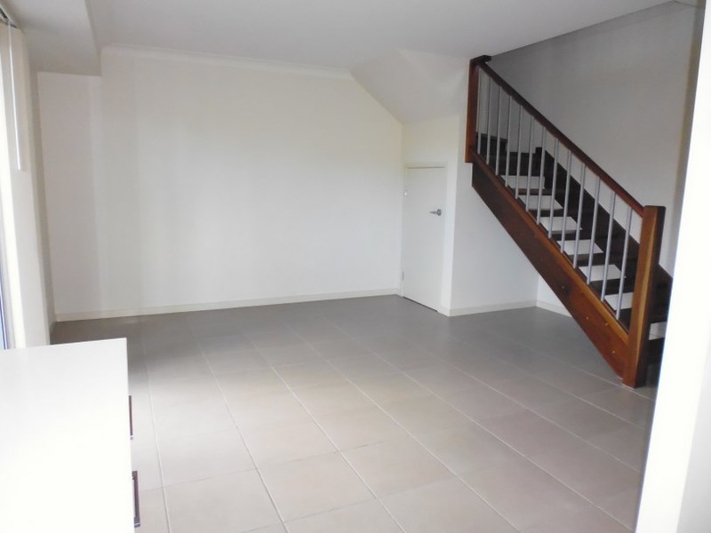 6/136 Central Street, Labrador QLD 4215