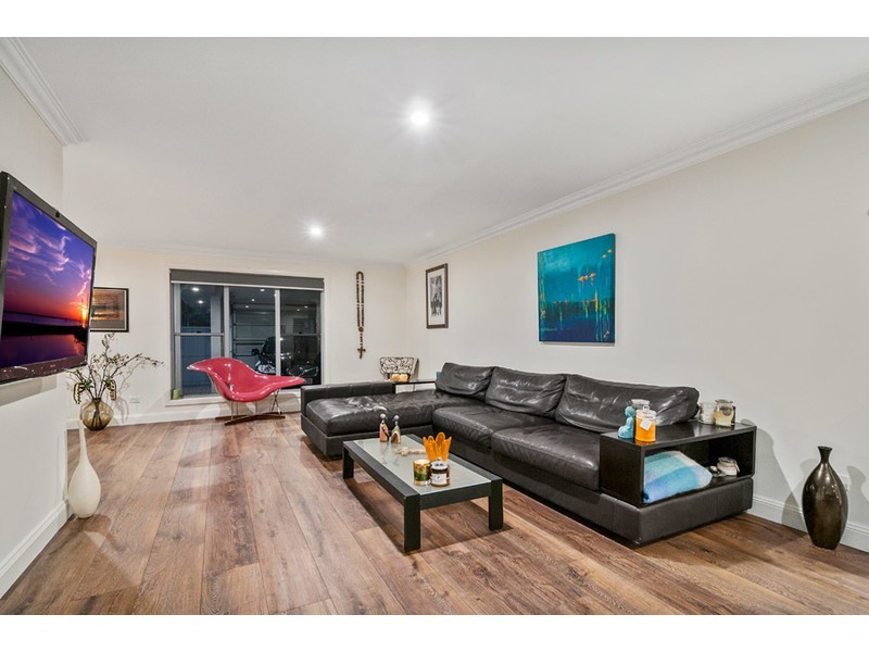 4 Tradewinds Avenue, Paradise Point QLD 4216