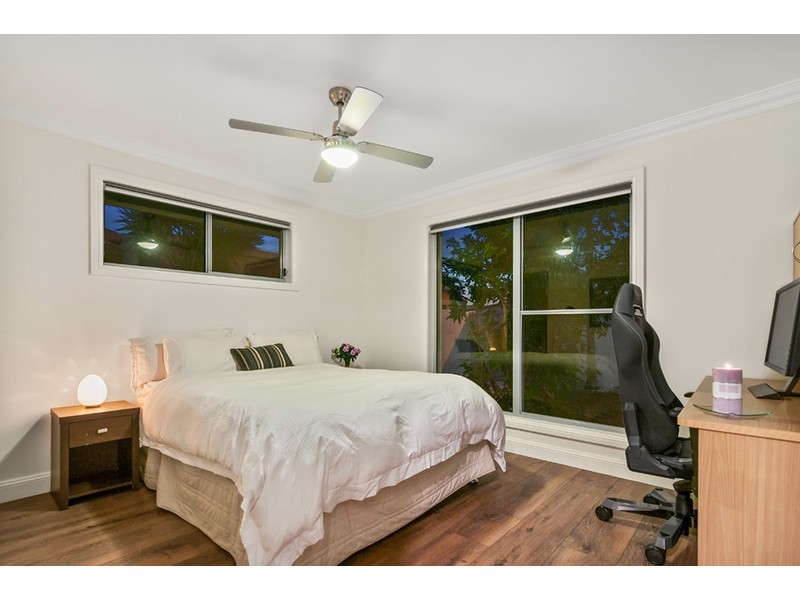 4 Tradewinds Avenue, Paradise Point QLD 4216