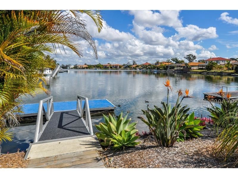 9 Oyster Cove Promenade, Helensvale QLD 4212