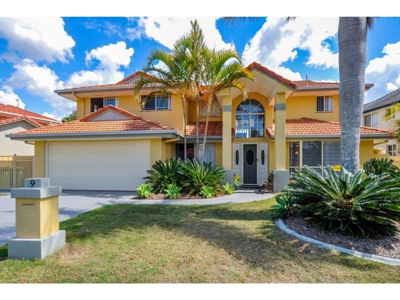 9 Oyster Cove Promenade, Helensvale QLD 4212