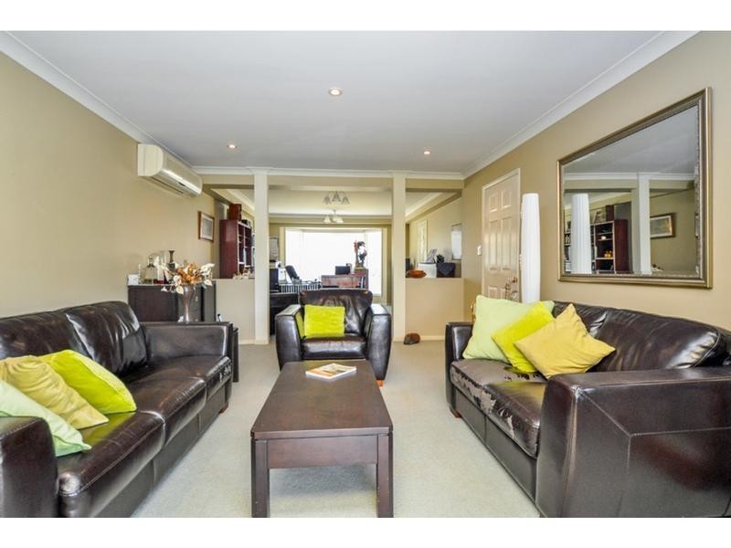 9 Oyster Cove Promenade, Helensvale QLD 4212