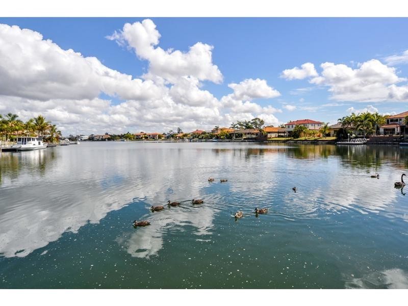 9 Oyster Cove Promenade, Helensvale QLD 4212