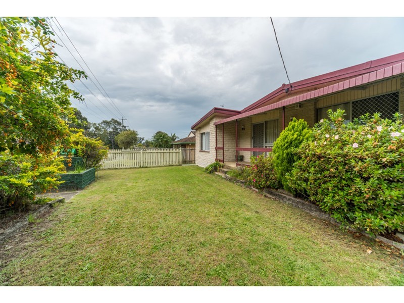 152 Government Road, Labrador QLD 4215
