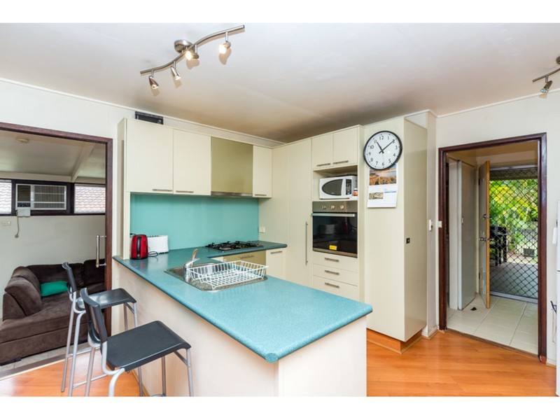 152 Government Road, Labrador QLD 4215